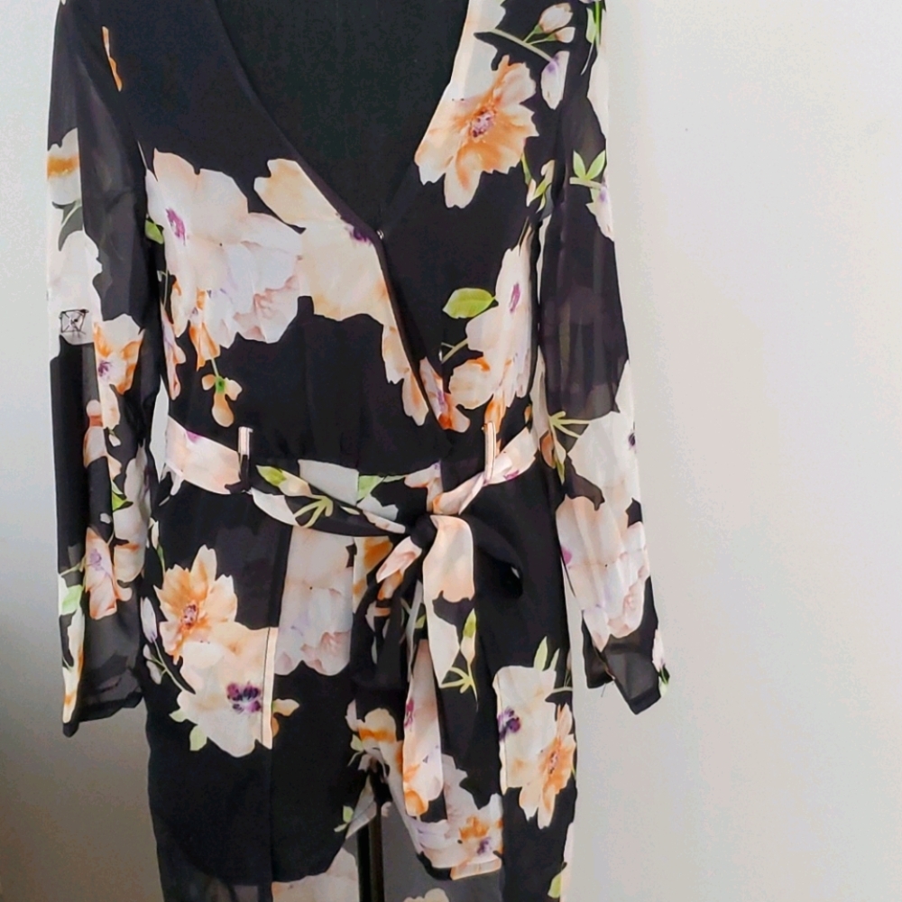 Romper - Picture 2 of 4